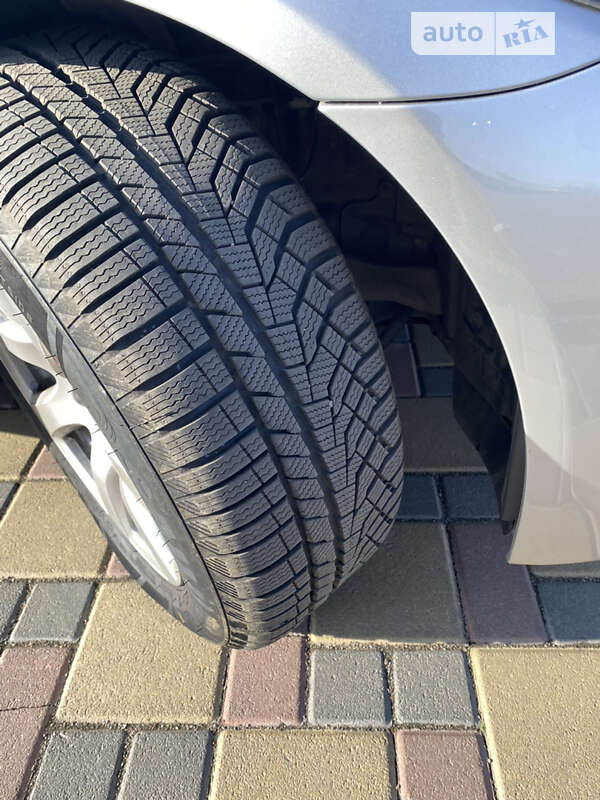 Седан BMW 5 Series 2012 в Гайсине