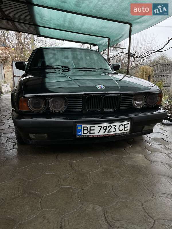 Седан BMW 5 Series 1992 в Кривому Розі