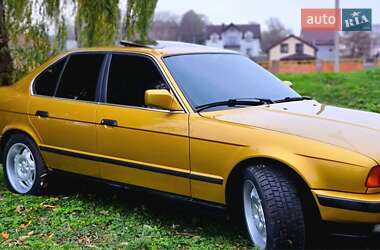 Седан BMW 5 Series 1989 в Кропивницькому