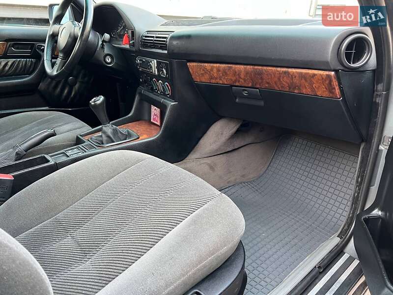 Седан BMW 5 Series 1989 в Одессе
