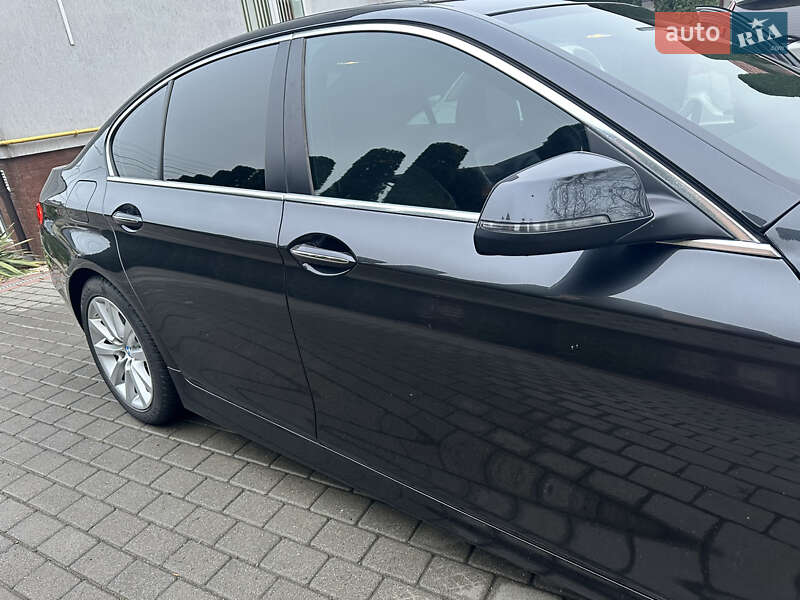 Седан BMW 5 Series 2015 в Черновцах