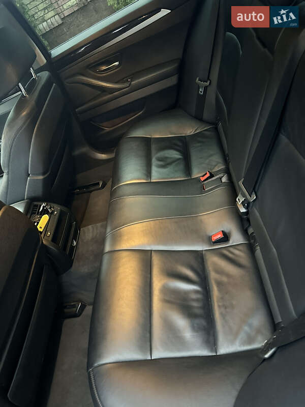 Седан BMW 5 Series 2015 в Черновцах