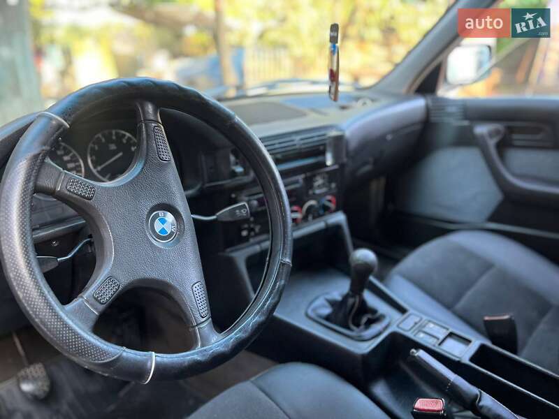 Седан BMW 5 Series 1990 в Павлограді