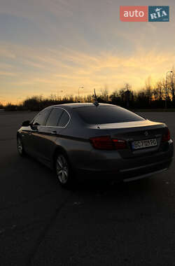 Седан BMW 5 Series 2012 в 