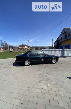 Седан BMW 5 Series 1994 в Долині