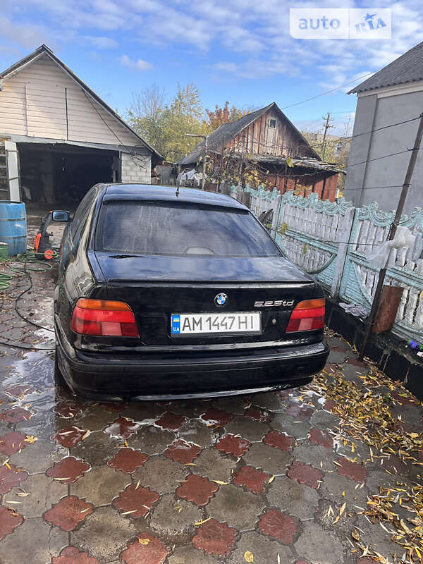 Седан BMW 5 Series 1997 в Малине