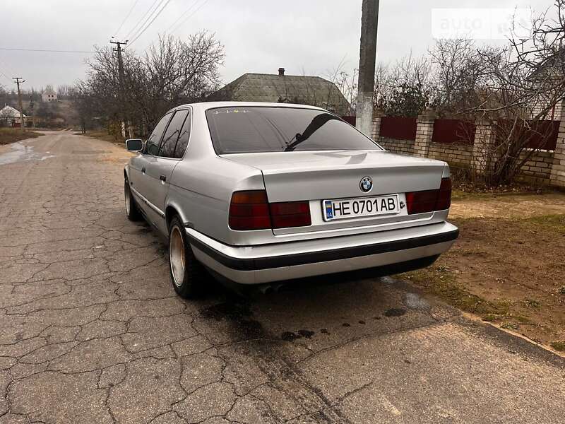 Седан BMW 5 Series 1993 в Николаеве