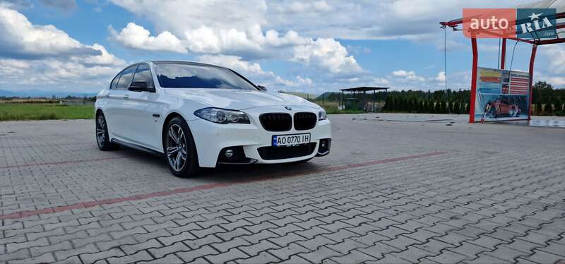 Седан BMW 5 Series 2016 в Тячеві