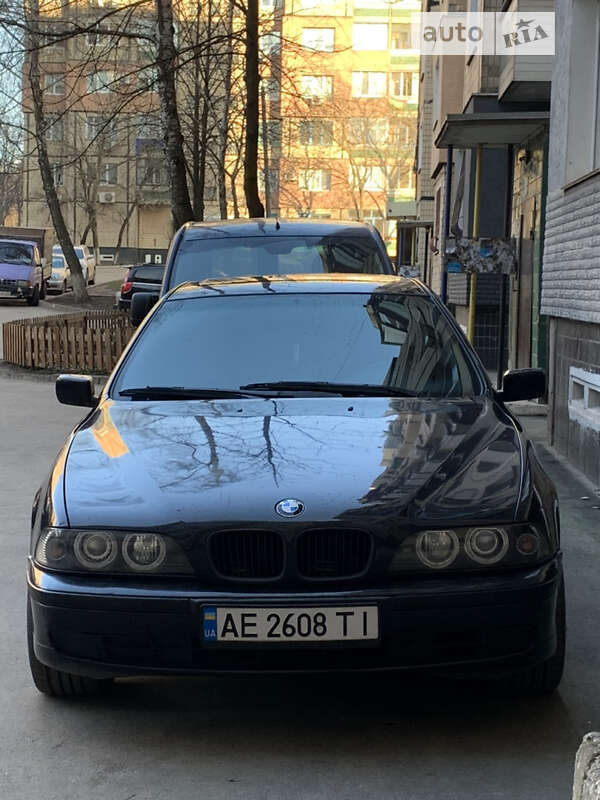 Седан BMW 5 Series 1998 в Кривому Розі