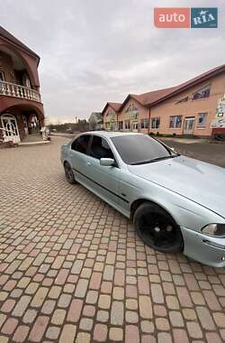 Седан BMW 5 Series 2003 в Тячеве