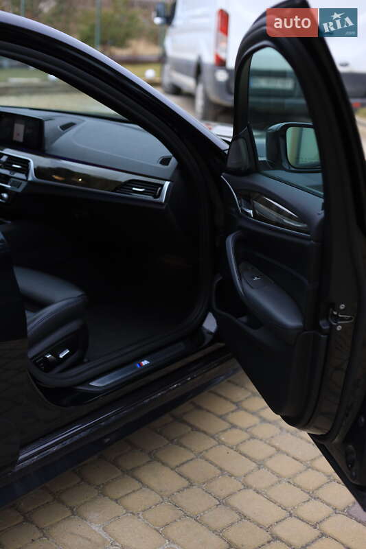 Седан BMW 5 Series 2018 в Львові