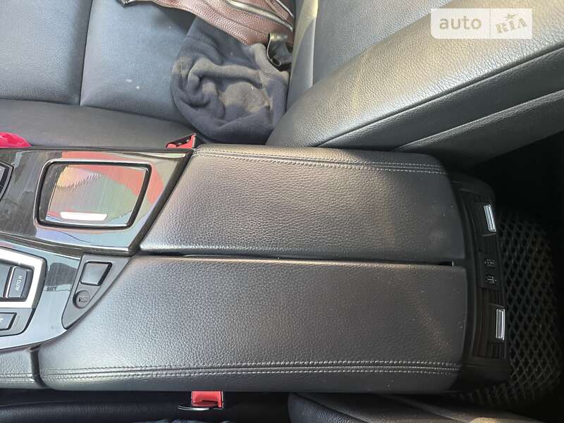 Седан BMW 5 Series 2013 в Львове