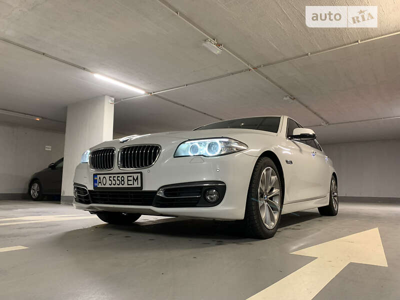 Седан BMW 5 Series 2015 в Тячеве