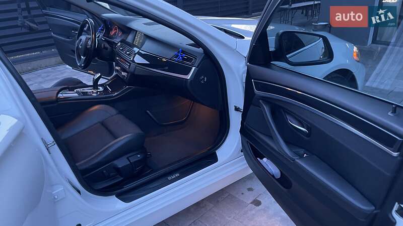 Седан BMW 5 Series 2012 в Львові
