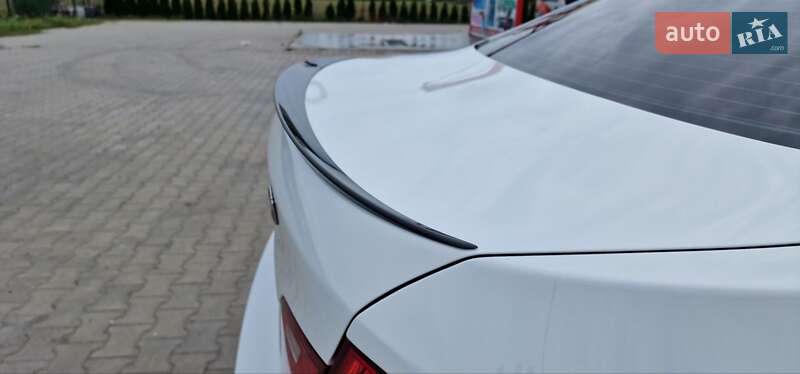 Седан BMW 5 Series 2016 в Тячеві