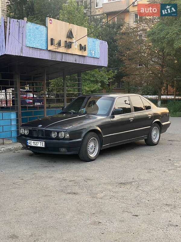 Седан BMW 5 Series 1989 в Днепре
