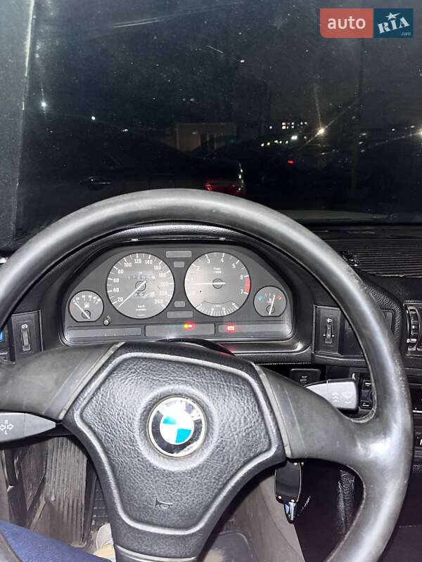 Седан BMW 5 Series 1989 в Днепре