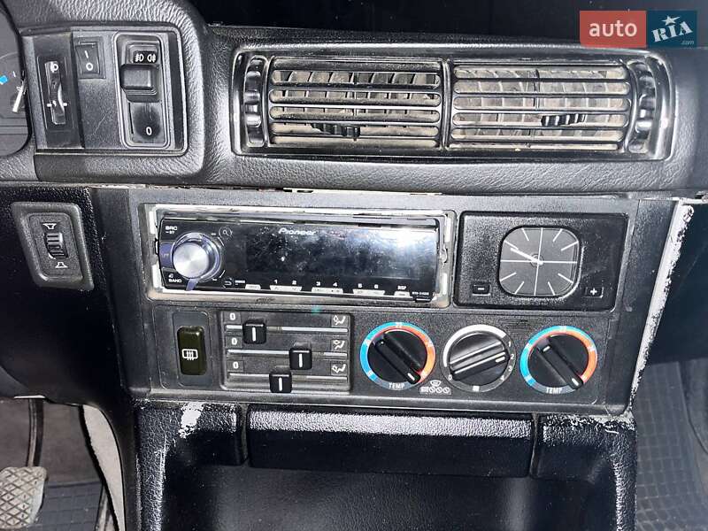 Седан BMW 5 Series 1989 в Днепре