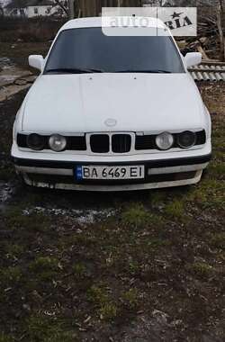 Седан BMW 5 Series 1990 в Бобринце