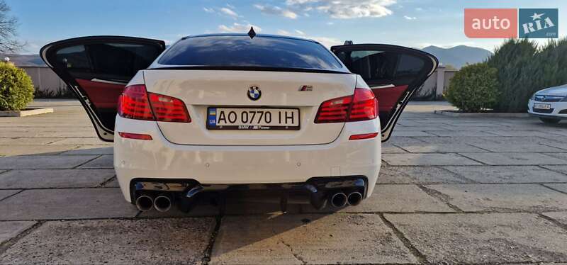 Седан BMW 5 Series 2016 в Тячеві