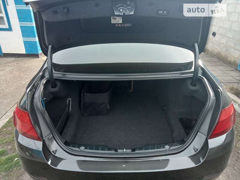 Седан BMW 5 Series 2013 в Запоріжжі