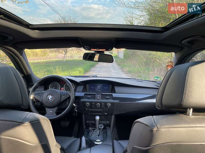 Универсал BMW 5 Series 2005 в Окнах