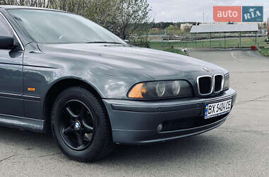 Седан BMW 5 Series 2001 в Киеве