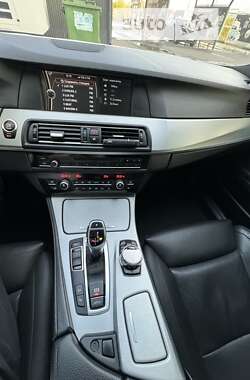 Седан BMW 5 Series 2012 в Чернівцях