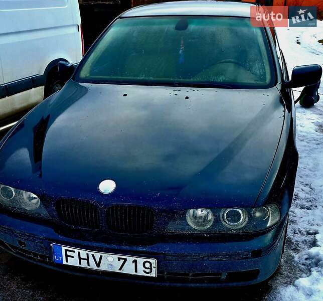 Седан BMW 5 Series 2002 в Рокитном