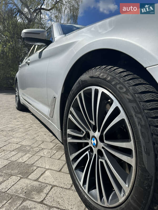 Седан BMW 5 Series 2017 в Луцке