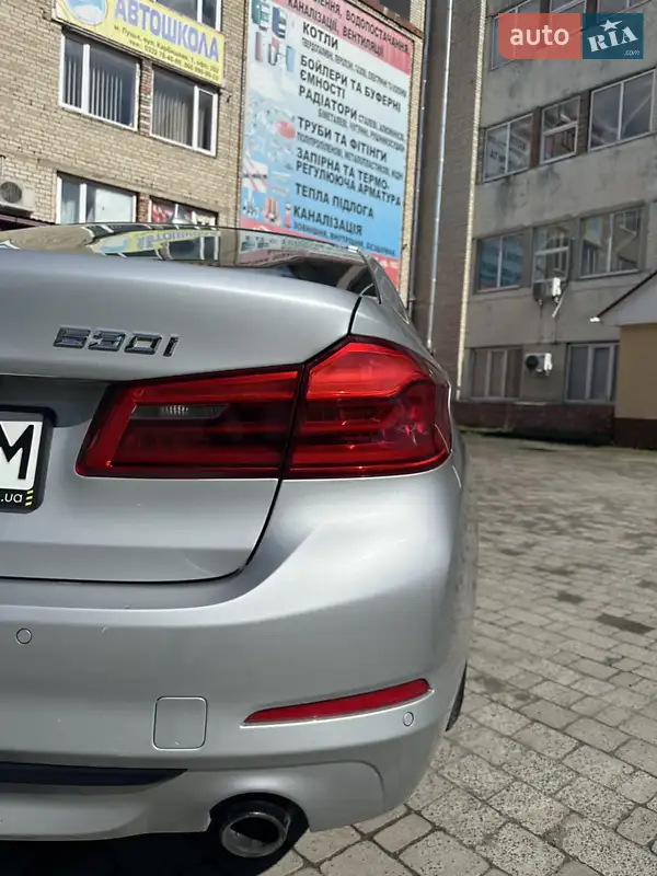 BMW 5 Series 2017 VIN WBAJA7C57JWA73379 фото оголошення 10 з 101