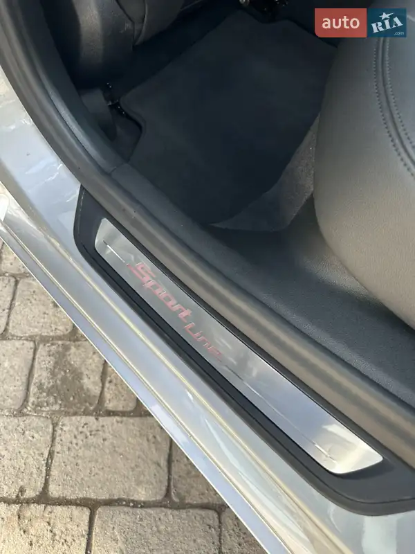 BMW 5 Series 2017 VIN WBAJA7C57JWA73379 фото оголошення 32 з 101