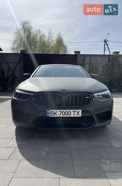 Седан BMW 5 Series 2017 в Ровно