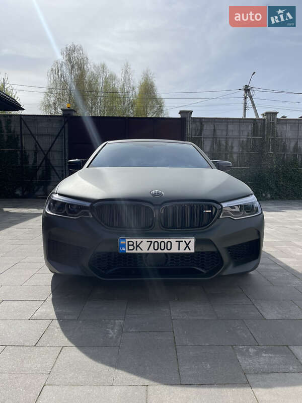 Седан BMW 5 Series 2017 в Ровно