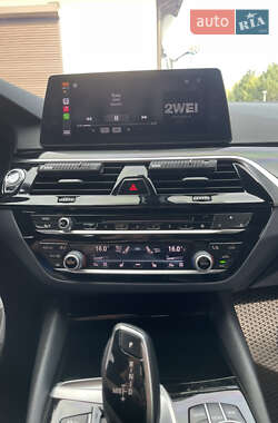 Седан BMW 5 Series 2017 в Ровно