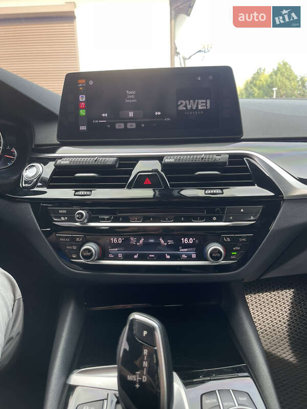 Седан BMW 5 Series 2017 в Ровно