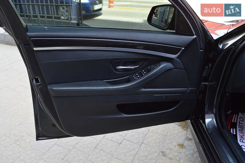 Седан BMW 5 Series 2011 в Львове