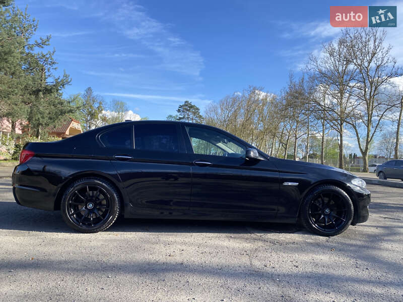 Седан BMW 5 Series 2012 в Мукачево