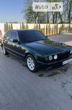 Седан BMW 5 Series 1989 в Черновцах