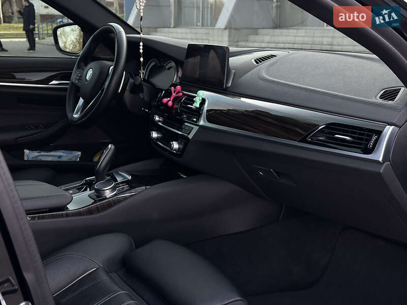 Седан BMW 5 Series 2019 в Запорожье