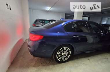 Седан BMW 5 Series 2017 в Львове