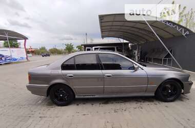 Седан BMW 5 Series 2001 в Чернівцях