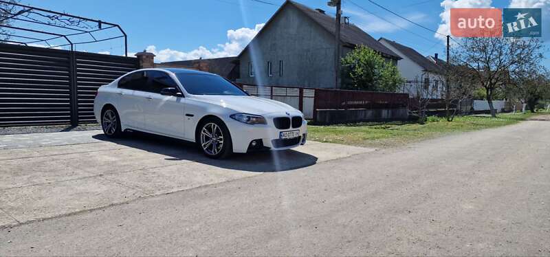 Седан BMW 5 Series 2016 в Тячеві