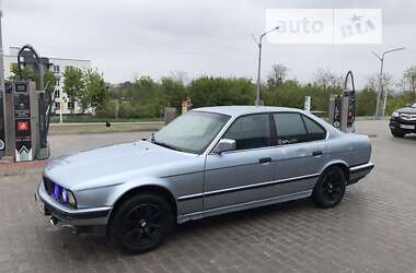 Седан BMW 5 Series 1990 в Львове