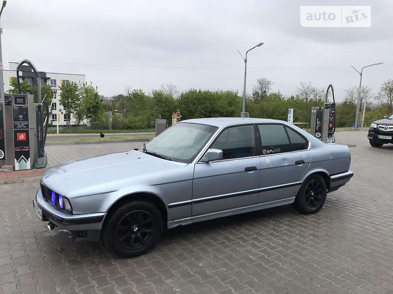 Седан BMW 5 Series 1990 в Львове