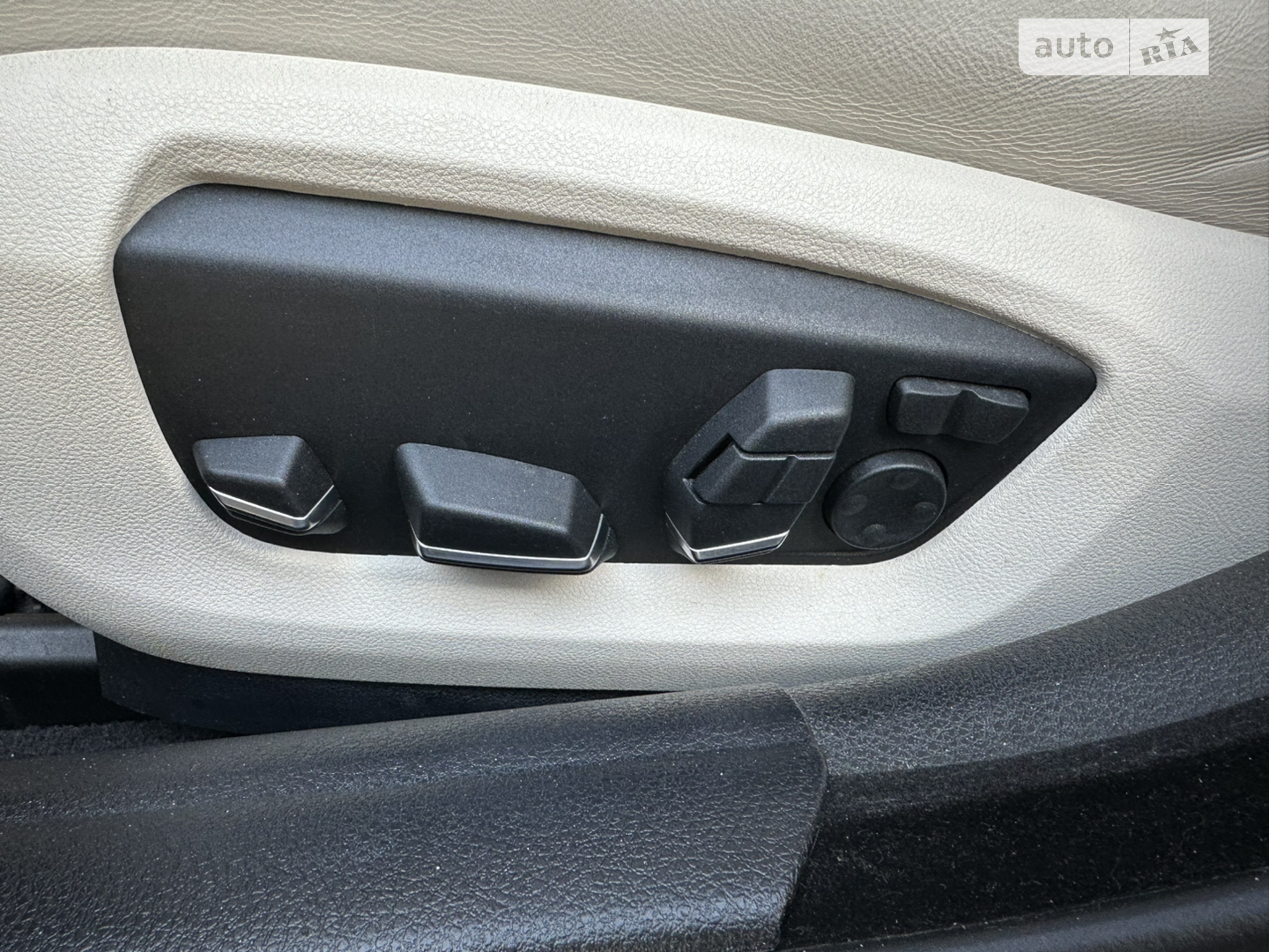 2013 BMW 5er - мініатюра 19