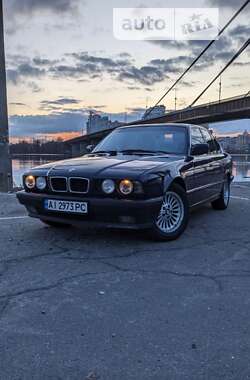 Седан BMW 5 Series 1990 в Киеве