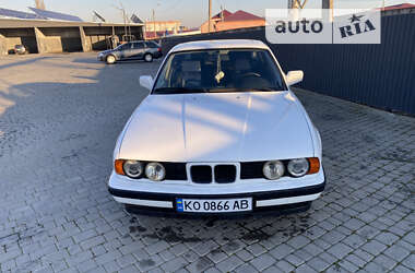 Седан BMW 5 Series 1990 в Воловце