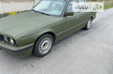 Седан BMW 5 Series 1994 в Брусилове