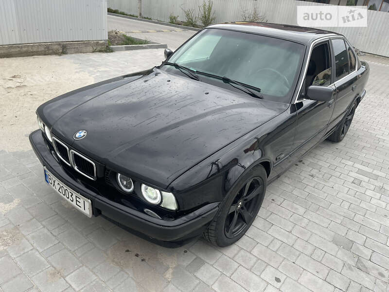 Седан BMW 5 Series 1989 в Хмельницком